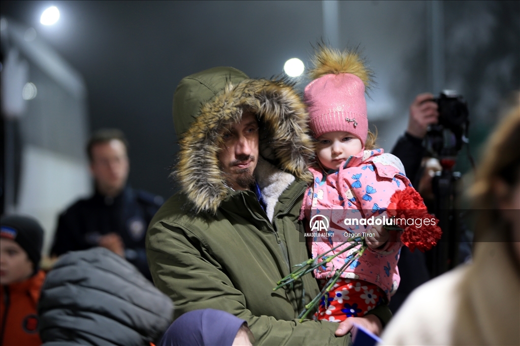 Эвакуированные из Украины крымские татары прибыли в Турцию