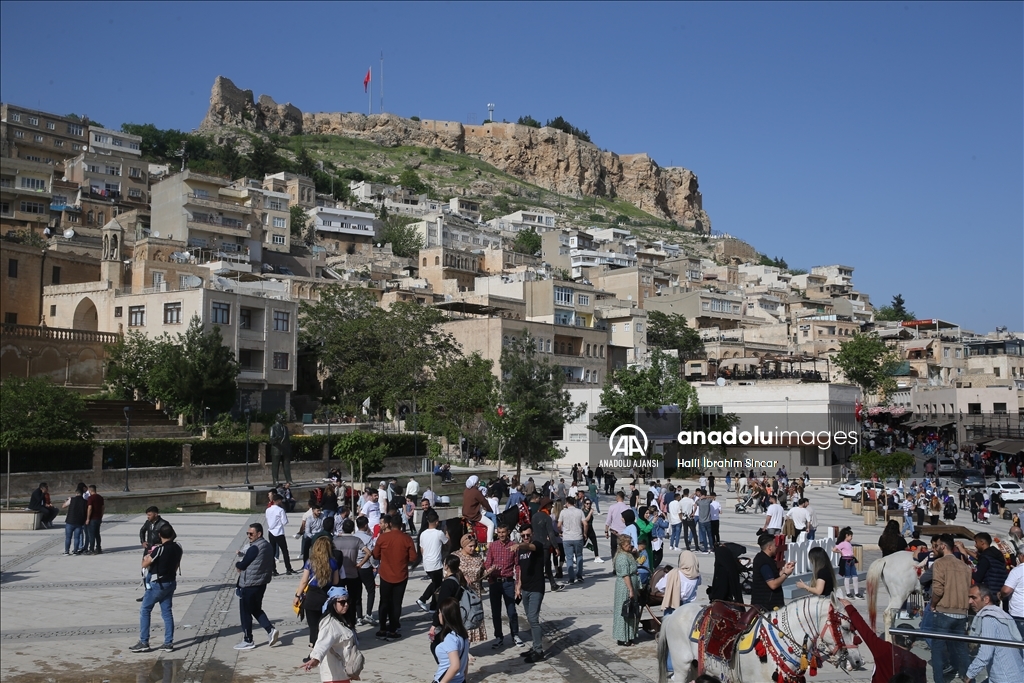 Güneydoğu'da turizmciler çifte bayram yaptı