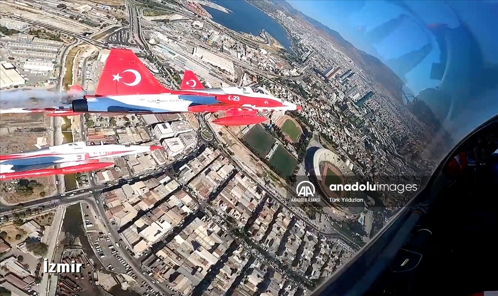 "Türk Yıldızları"nın kokpitinden Türkiye