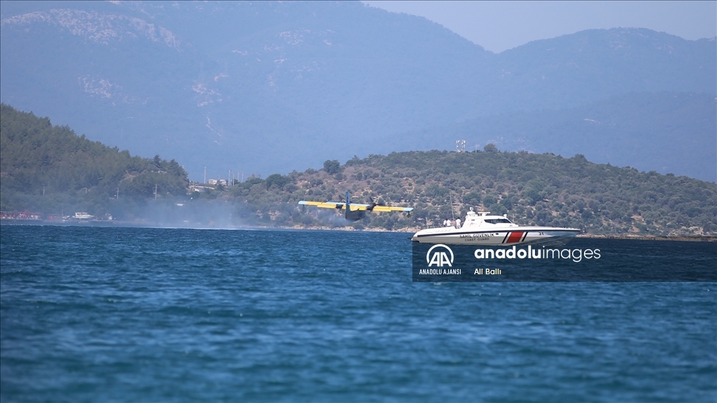 Bodrum'da yangın söndürme uçakları test uçuşu yaptı