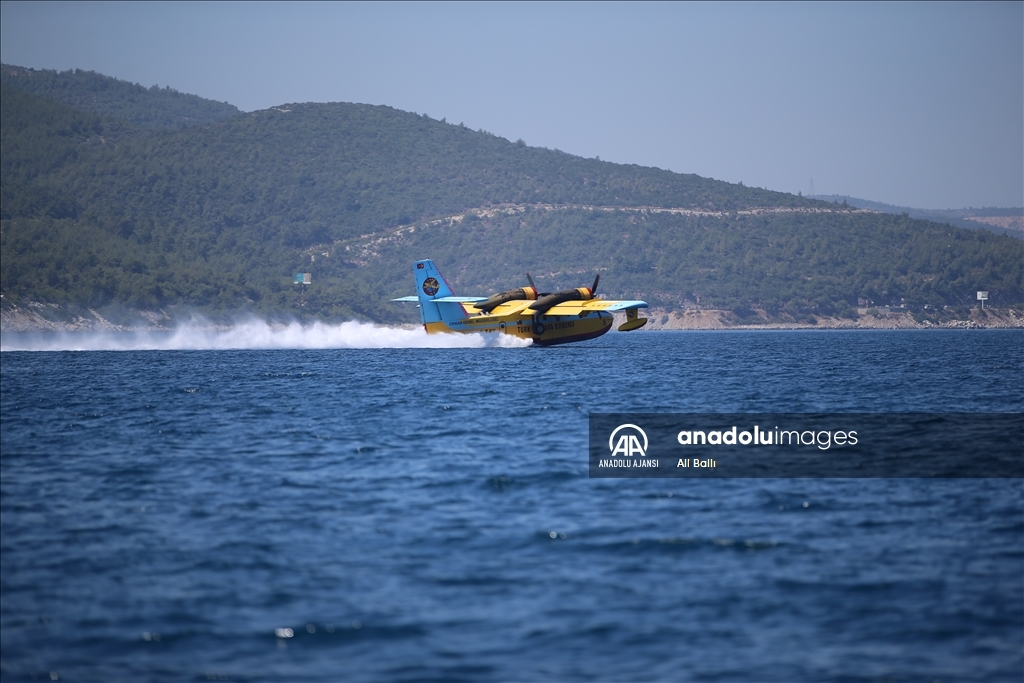 Bodrum'da yangın söndürme uçakları test uçuşu yaptı