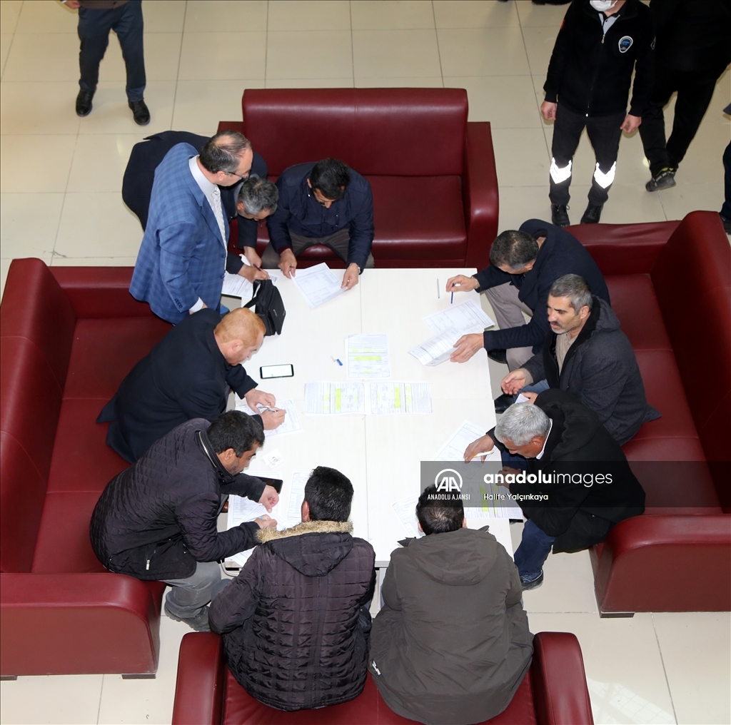 Sivas'ta SGK binalarında "EYT" yoğunluğu yaşandı