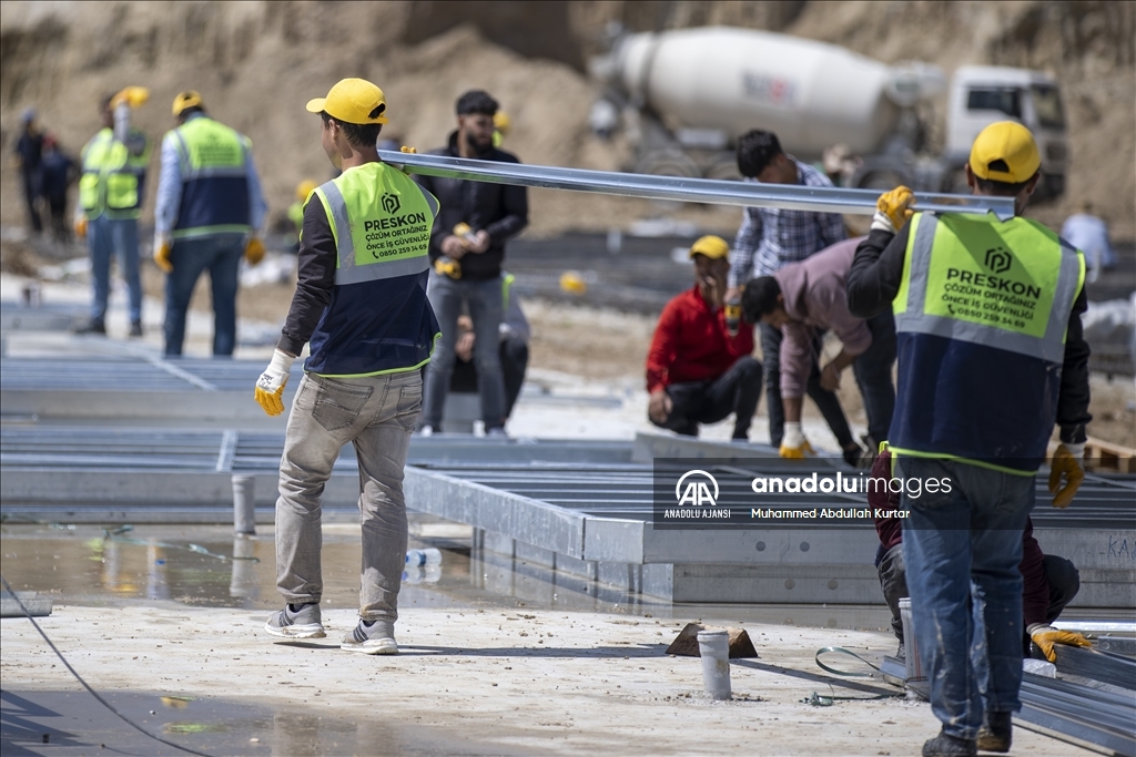 Hatay'da Defne Devlet Hastanesi inşaatı yükseliyor