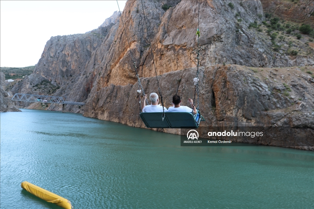 جذابیت «کانیون تاریک» ارزینجان برای دوستداران طبیعت در ترکیه 