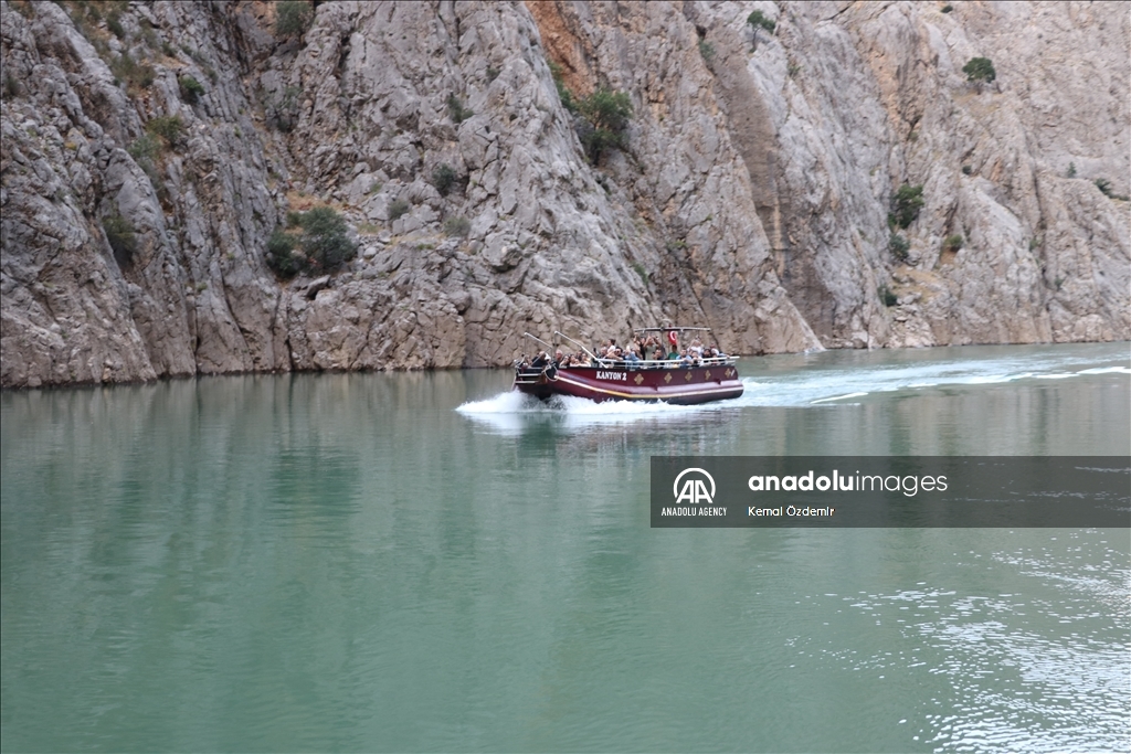 جذابیت «کانیون تاریک» ارزینجان برای دوستداران طبیعت در ترکیه 