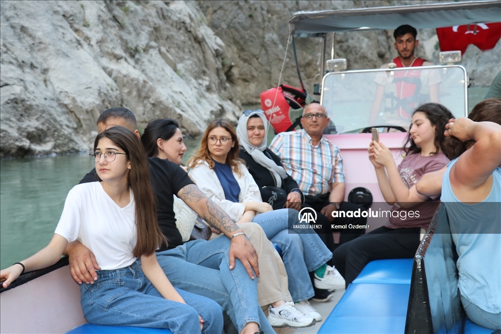 جذابیت «کانیون تاریک» ارزینجان برای دوستداران طبیعت در ترکیه 
