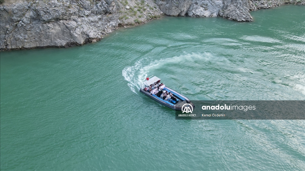 جذابیت «کانیون تاریک» ارزینجان برای دوستداران طبیعت در ترکیه 
