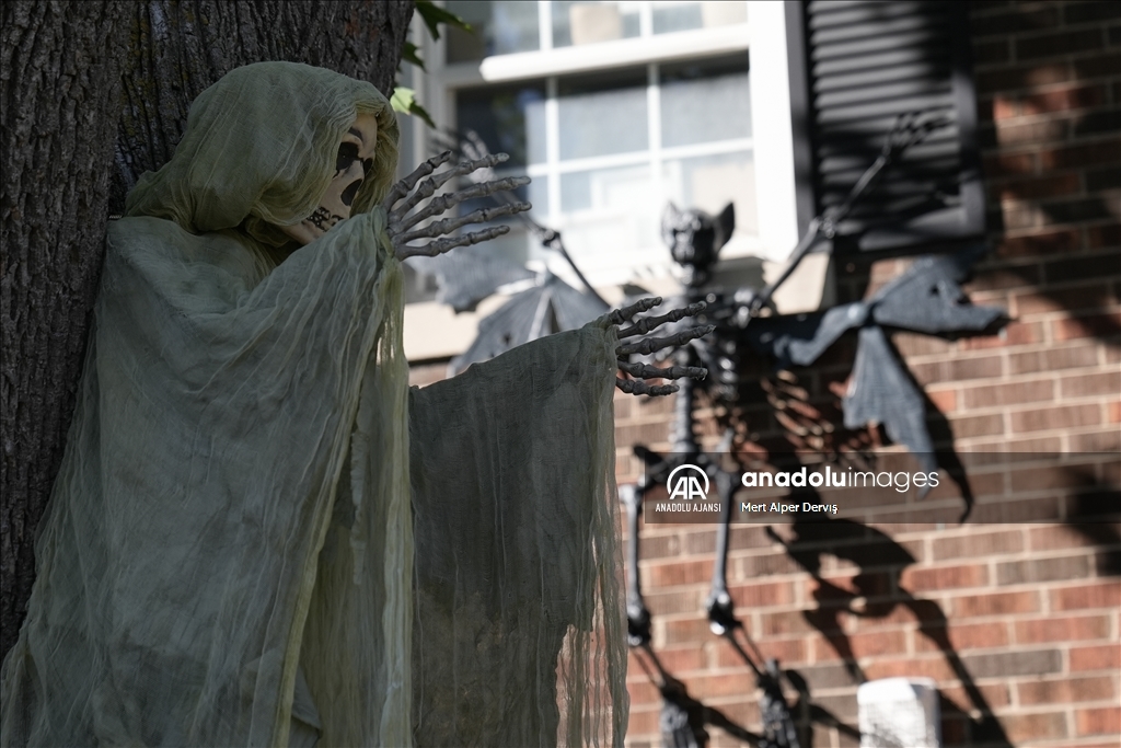 Kanada'da Cadılar Bayramı öncesi ev ve bahçeler dekore edildi