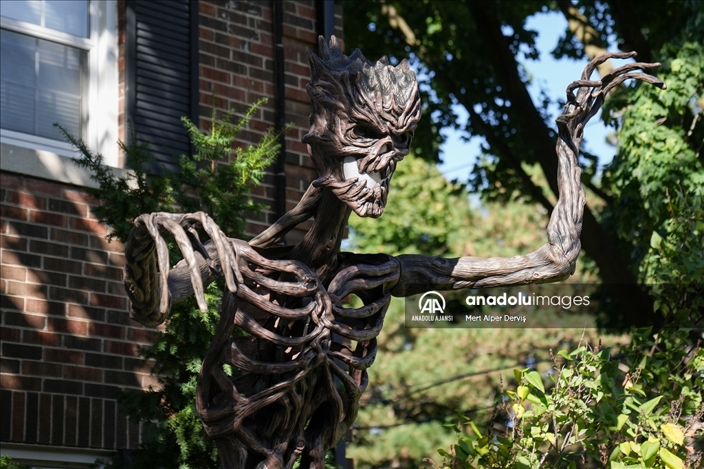 Kanada'da Cadılar Bayramı öncesi ev ve bahçeler dekore edildi