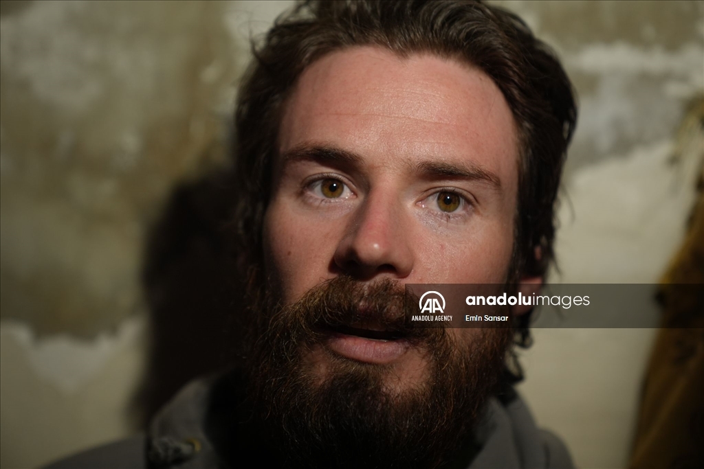 Агентство «Анадолу» засняло в Дамаске гражданина США Трэвиса Пита Тиммермана, освобожденного из центра пыток свергнутого режима Башара Асада