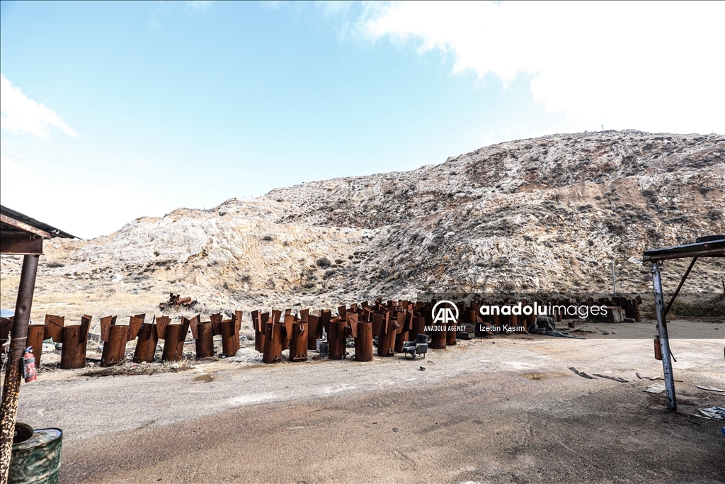 جبل قاسيون.. كان محرّما على السوريين ومقرا لإنتاج البراميل المتفجرة