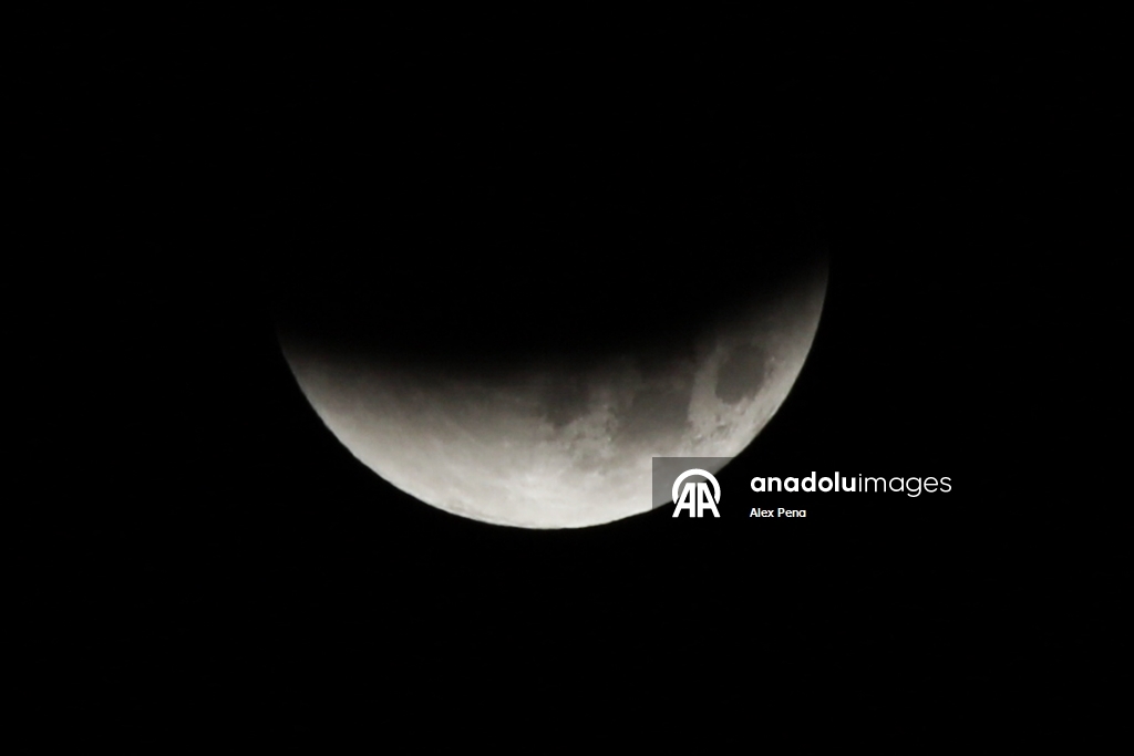 Total Lunar Eclipse Seen in El Salvador