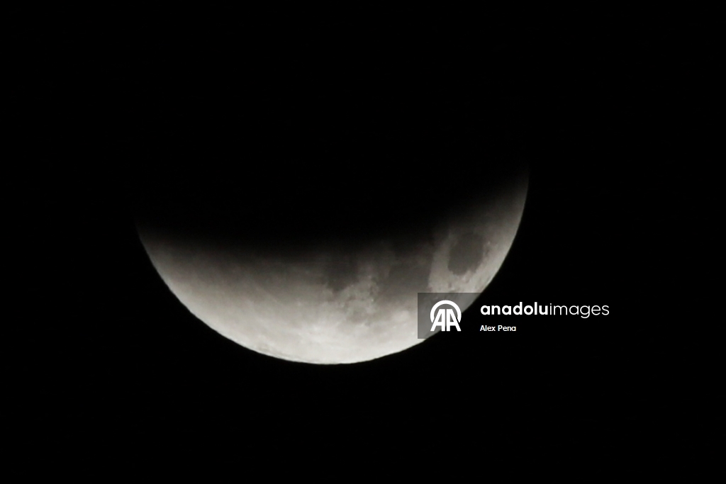 Total Lunar Eclipse Seen in El Salvador