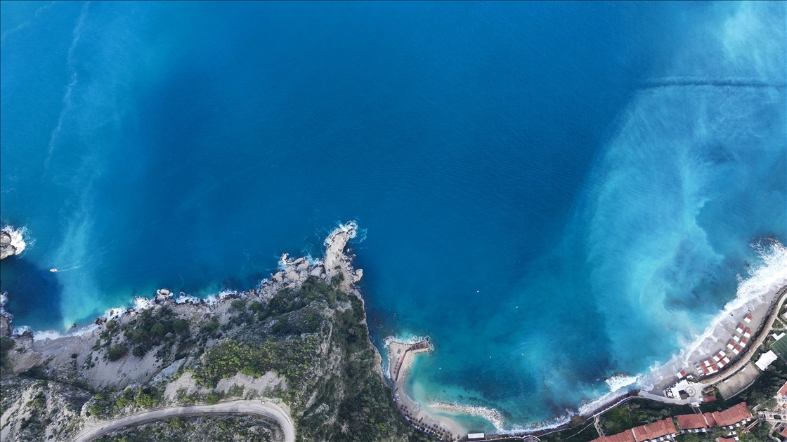 Fethiye'de sağanak sonrası Ölüdeniz turkuaz renge büründü