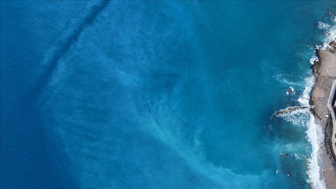 Fethiye'de sağanak sonrası Ölüdeniz turkuaz renge büründü