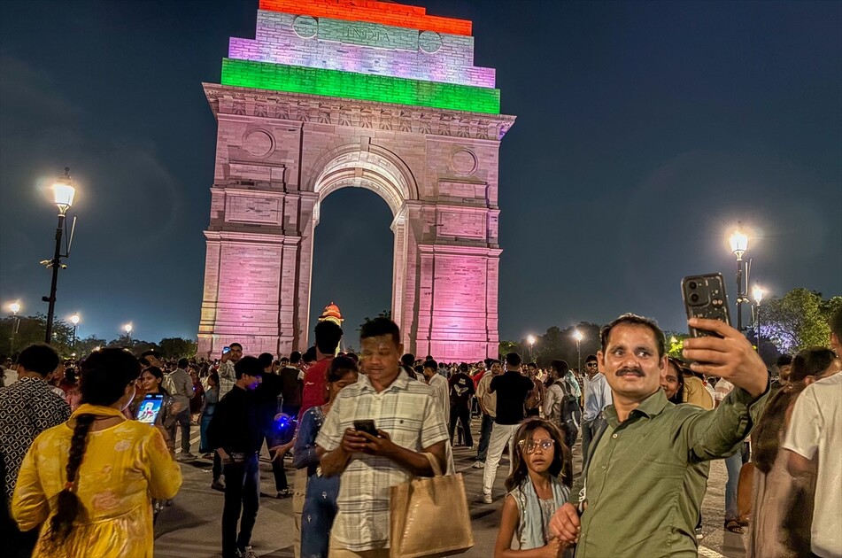 Hindistan'da dünyanın en kapsamlı nüfus sayımı sürecinin başlatıldığı bildirildi