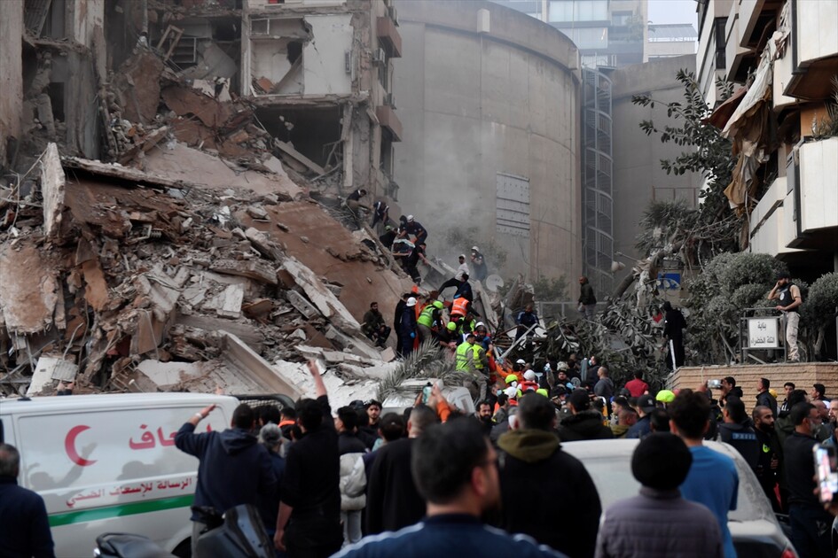İsrail'in Beyrut'a düzenlediği şiddetli saldırılar nedeniyle bölgede oluşan yıkım görüntülendi
