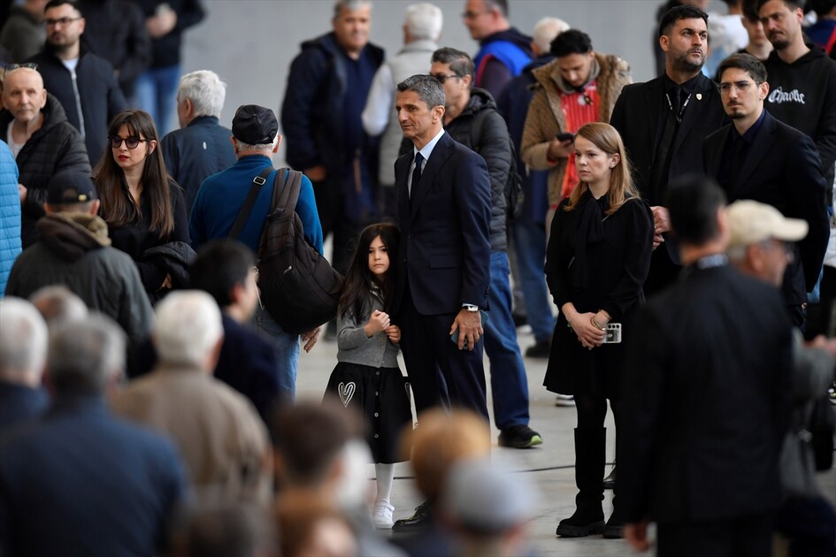 Ünlü teknik direktör Mircea Lucescu için Romanya'da cenaze töreni düzenlendi