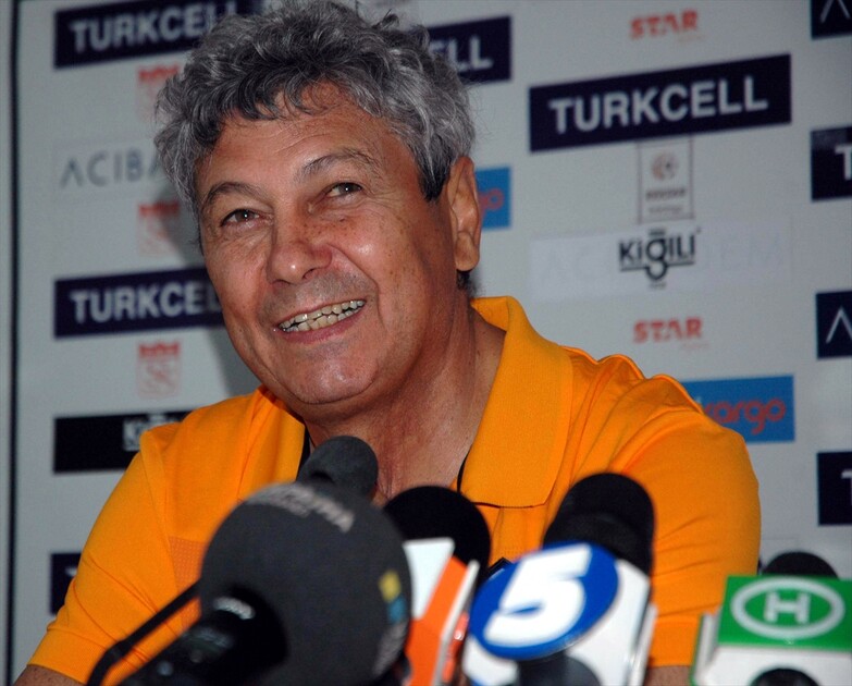 قدم.. رحيل أسطورة الكرة الرومانية ميرسيا لوسيسكو