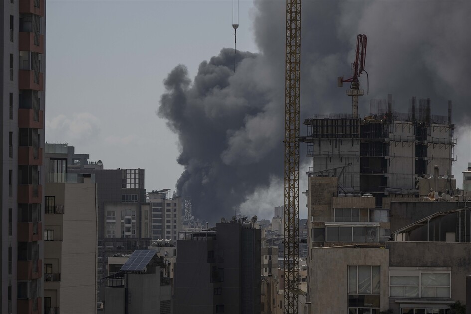 İsrail, Beyrut'un güneyindeki Dahiye bölgesine yönelik saldırılarını sürdürüyor