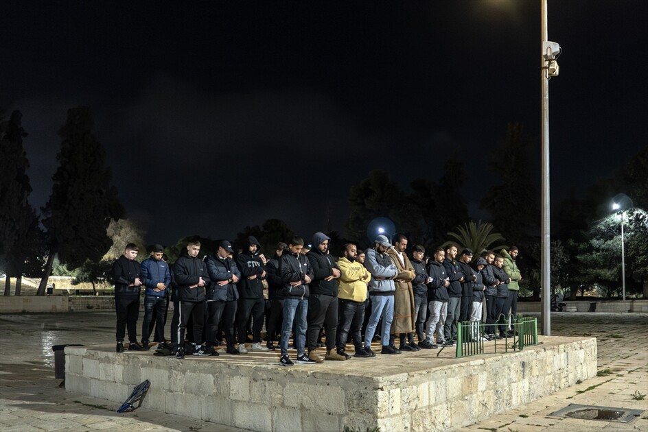 İsrail'in savaş bahanesiyle kapattığı Mescid-i Aksa, 41 gün sonra ibadete açıldı