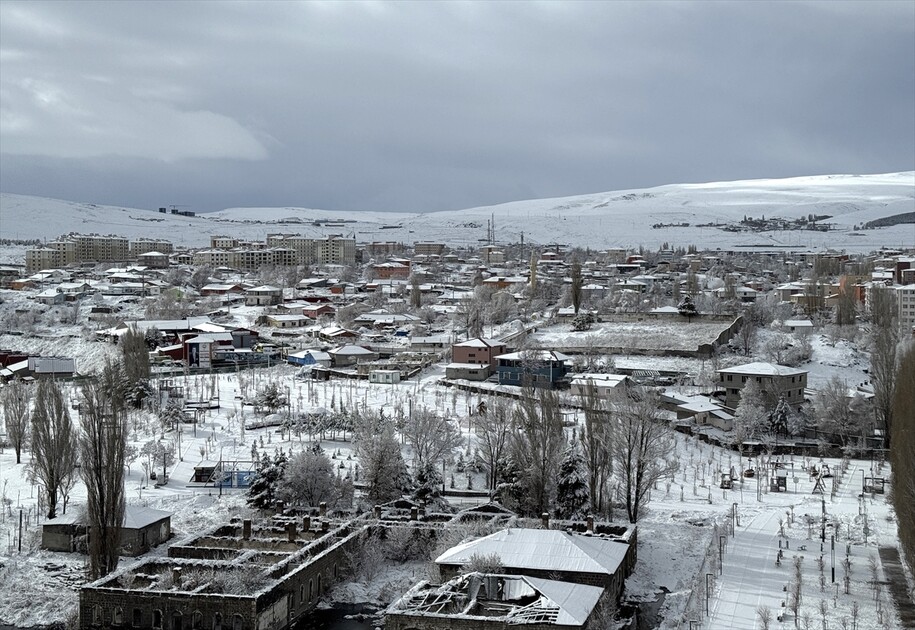 Ardahan'da kar etkisini sürdürüyor