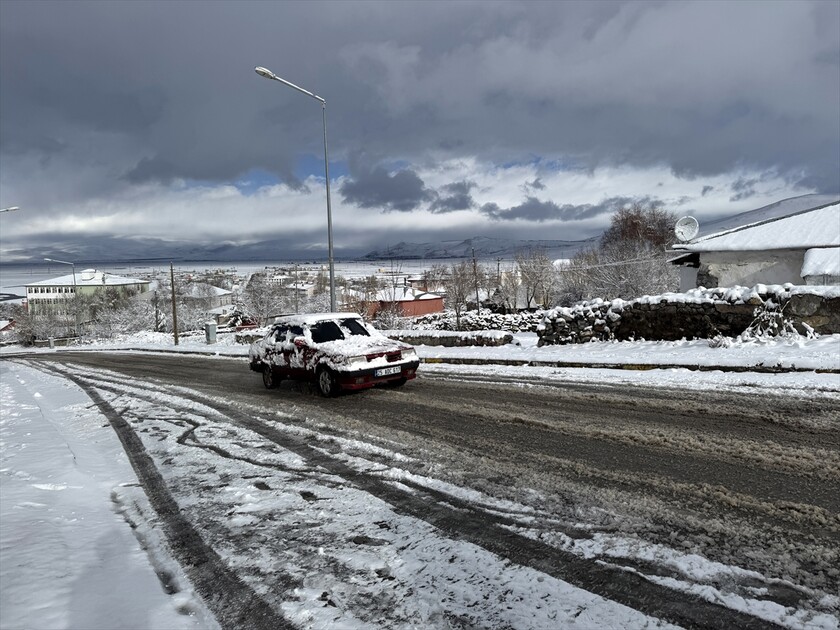 Ardahan'da kar etkisini sürdürüyor