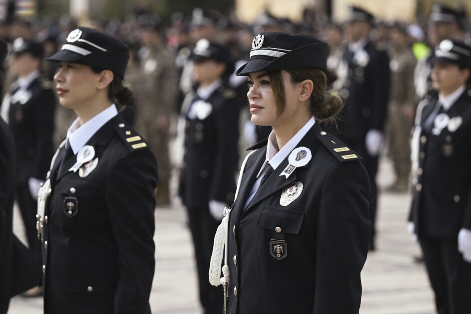 Emniyet teşkilatından Anıtkabir'e