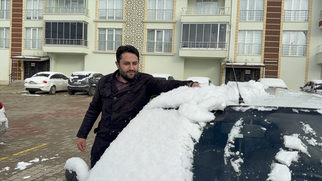 Yozgat'ta nisanda kar yağışı etkili oldu