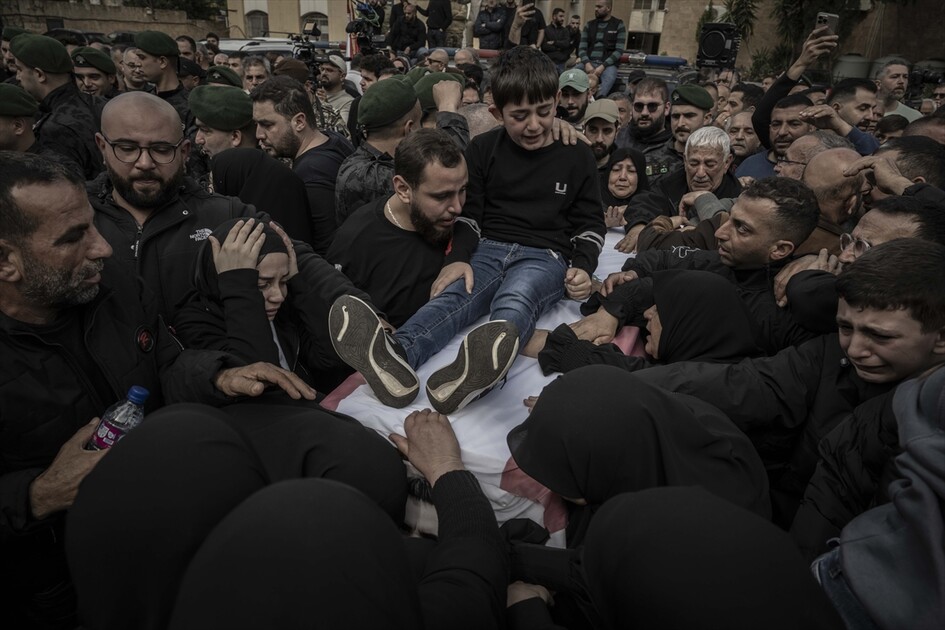 لبنان.. تشييع 13 عنصرًا أمنيًا قُتلوا في غارة إسرائيلية قرب مجمع حكومي ومقر للأمن العام