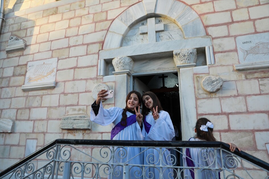 صلوات من قلب المعاناة.. مسيحيو غزة يحيون