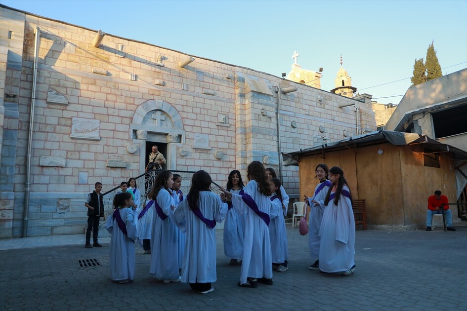 صلوات من قلب المعاناة.. مسيحيو غزة يحيون