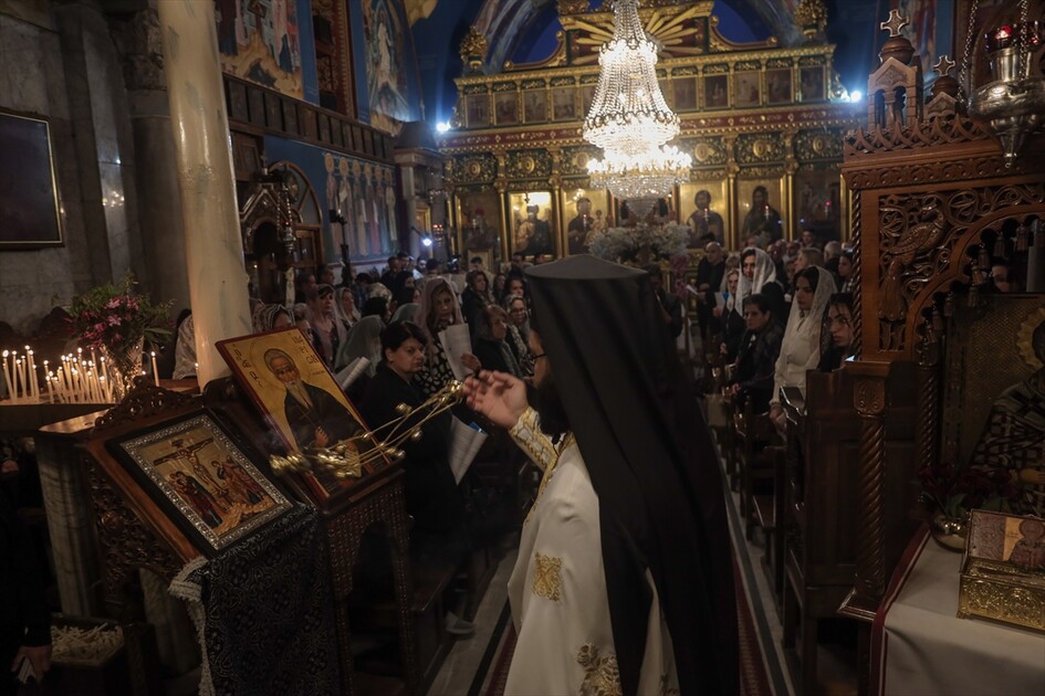 صلوات من قلب المعاناة.. مسيحيو غزة يحيون