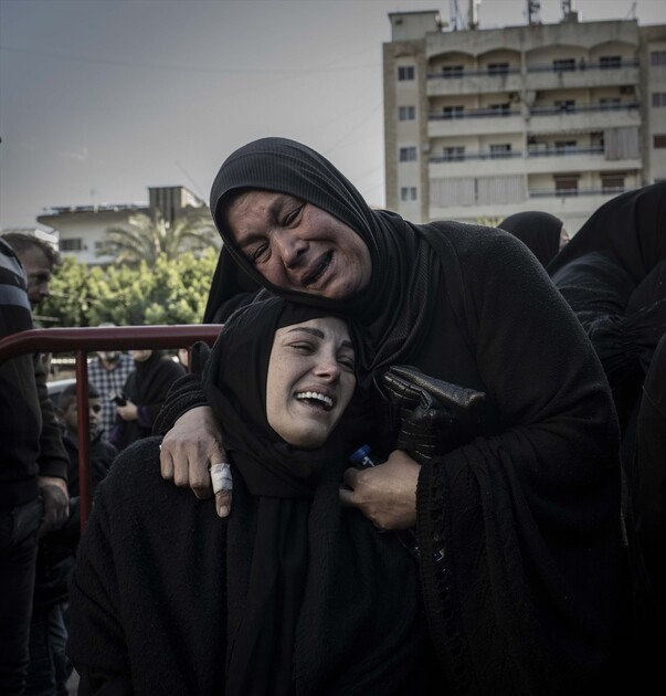 لبنان.. تشييع 13 عنصرًا أمنيًا قُتلوا في غارة إسرائيلية قرب مجمع حكومي ومقر للأمن العام