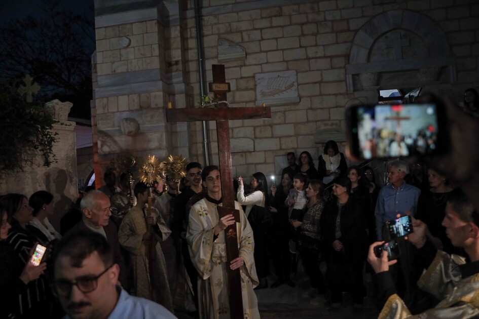 صلوات من قلب المعاناة.. مسيحيو غزة يحيون