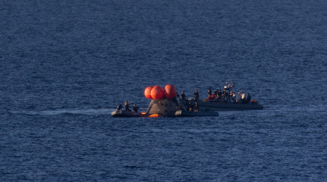 Artemis II ekibi, tarihin en uzak uzay yolculuğunu tamamlayarak Dünya’ya döndü