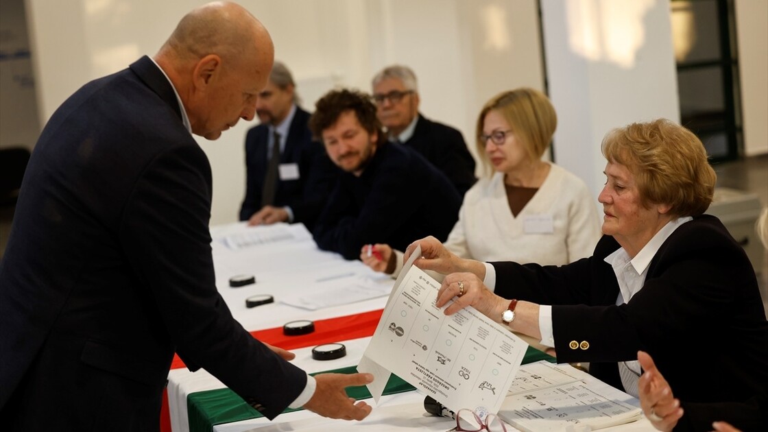 Macaristan genel seçim için sandık başında