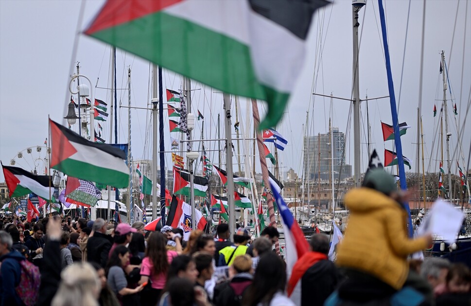 Küresel Sumud Filosu Barselona'dan bu kez iki katı katılımla Gazze'ye doğru yola çıktı