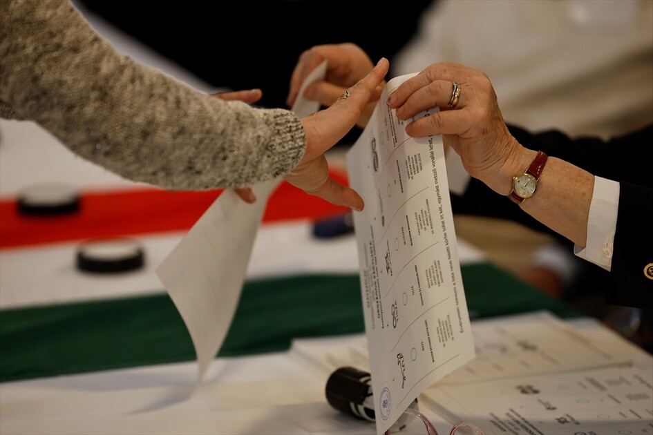 Macaristan genel seçim için sandık başında