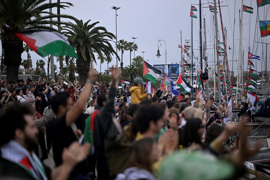 Küresel Sumud Filosu Barselona'dan bu kez iki katı katılımla Gazze'ye doğru yola çıktı