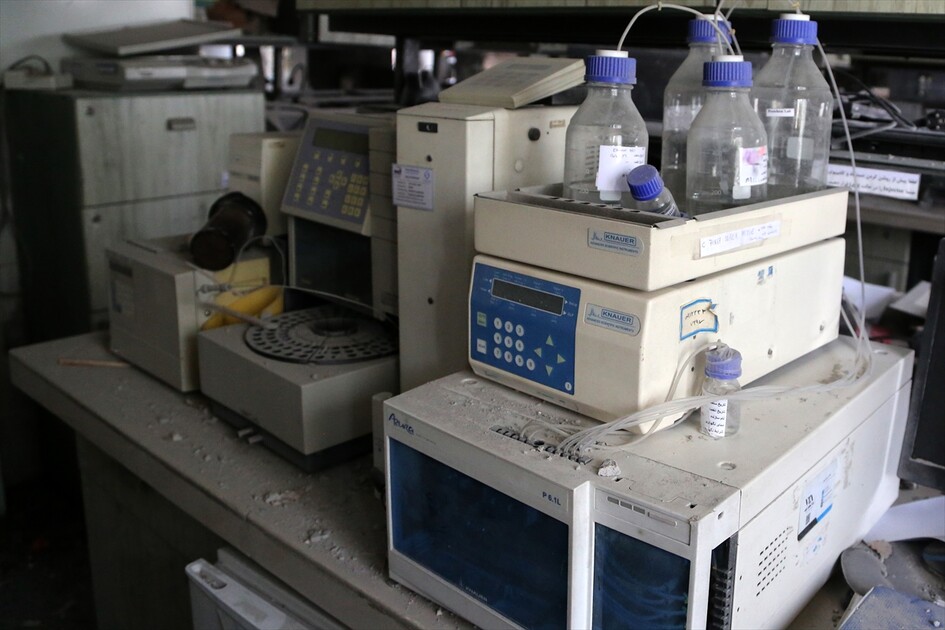 AA ekibi, ABD ve İsrail’in üç kez hedef aldığı İran Pasteur Enstitüsü’ndeki hasarı görüntüledi