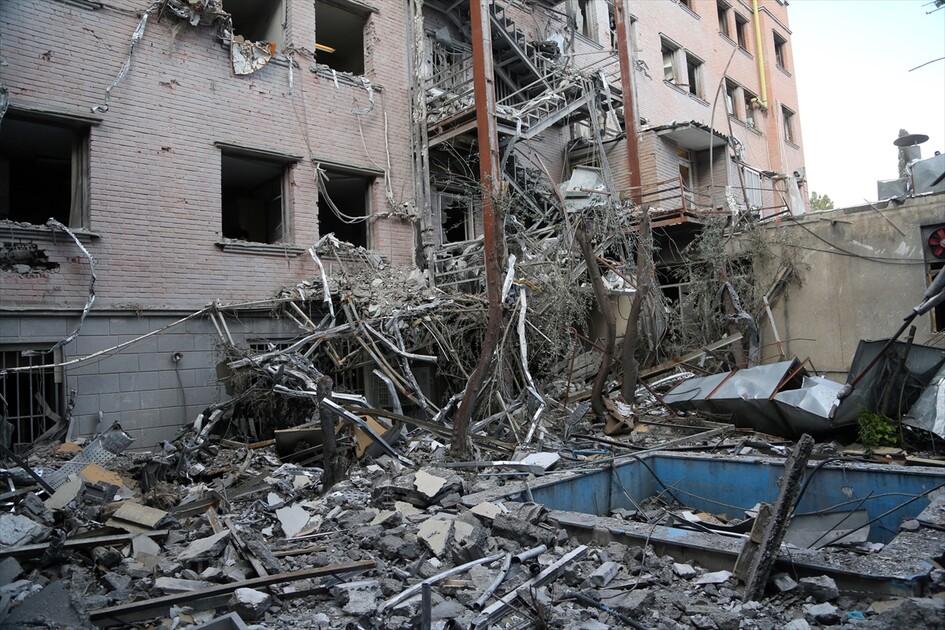 من الأقدم عالميا.. الأناضول ترصد آثار قصف معهد باستور بإيران