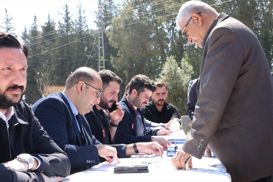 Hatay'da yapımı tamamlanan 28 köy evi depremzedelere teslim edildi