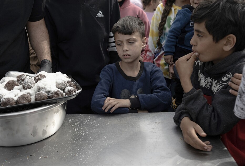 Displaced civilians struggle to survive in Beirut amid ongoing attacks