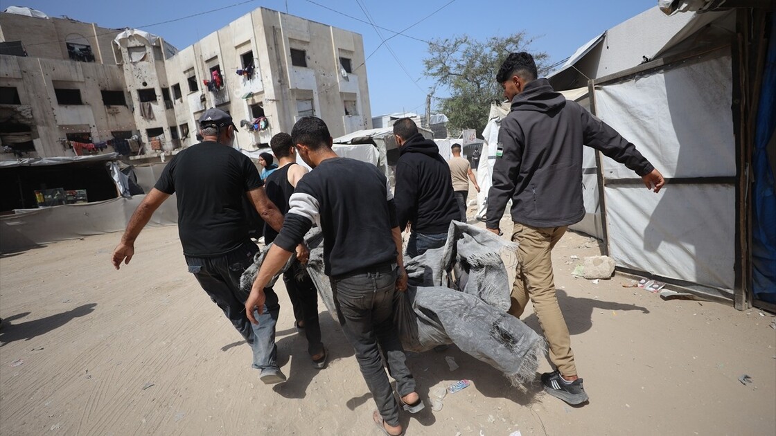 İsrail'in Gazze Şeridi'ndeki Beyt Lahiya kentine düzenlediği saldırıda iki kardeş hayatını kaybetti