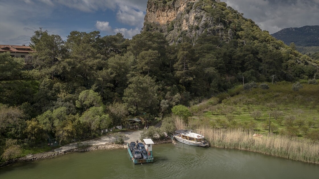 Türkiye'nin en kısa feribot hattı 50 saniyede iki yakayı buluşturuyor