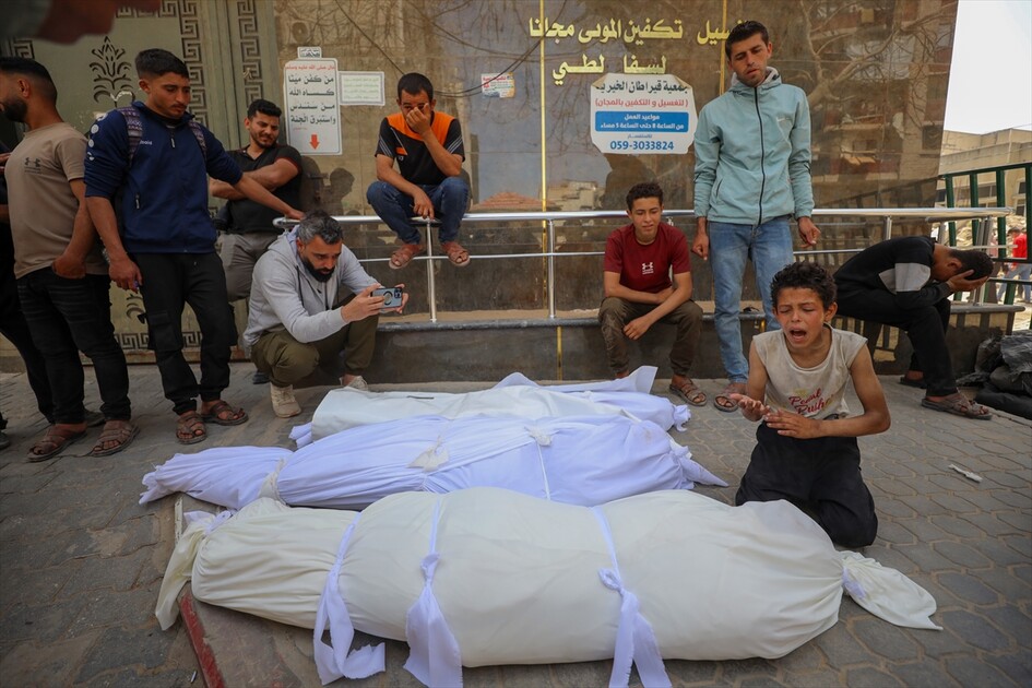 İsrail'in Gazze Şeridi'ndeki Beyt Lahiya kentine düzenlediği saldırıda iki kardeş hayatını kaybetti
