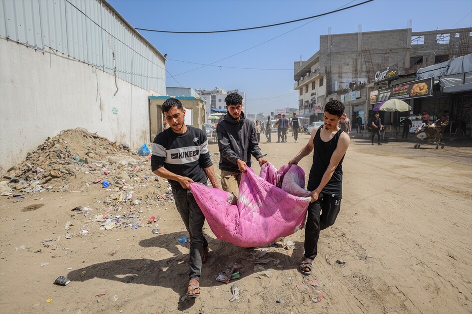 İsrail'in Gazze Şeridi'ndeki Beyt Lahiya kentine düzenlediği saldırıda iki kardeş hayatını kaybetti