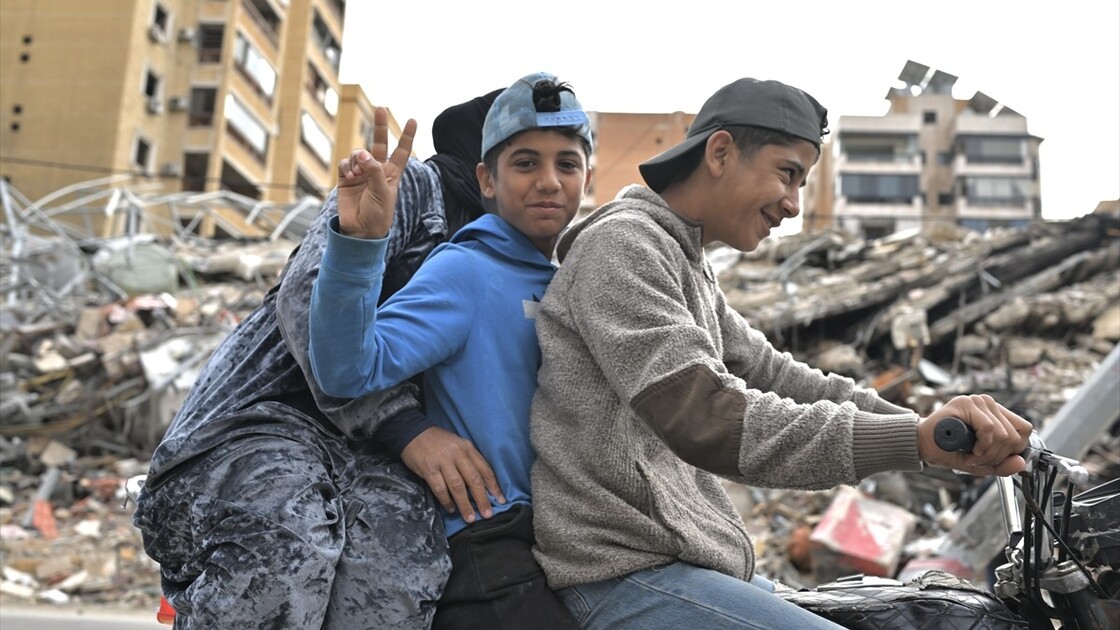 İsrail ile Lübnan arasındaki ateşkes yürürlüğe girdi