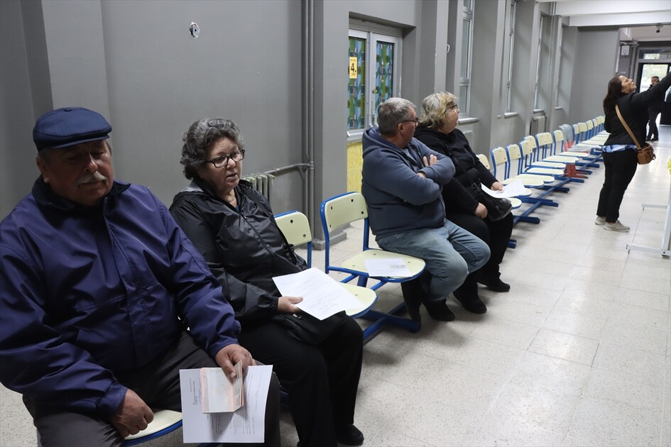Trakya'da yaşayan çifte vatandaşlar, Bulgaristan'daki genel seçim için oy kullanmaya başladı